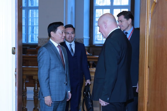 Phó Thủ tướng Trần Hồng Hà hội kiến Chủ tịch Quốc hội Đan Mạch Soren Gade