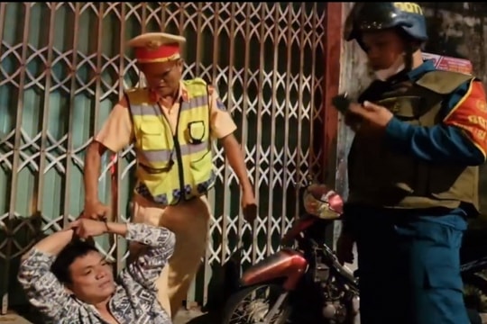 Tạm giữ đối tượng vi phạm nồng độ cồn, dùng dao tấn công CSGT ở Đà Nẵng