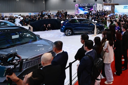 Kịch bản nào cho thị trường ô tô khi lệ phí trước bạ tăng trở lại?