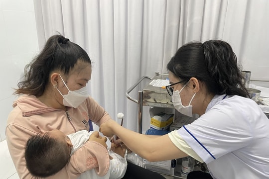 Bộ Y tế: Một số tỉnh triển khai tiêm vaccine sởi cho trẻ không đúng tiến độ