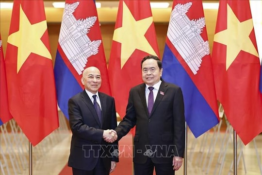 Chủ tịch Quốc hội Trần Thanh Mẫn hội kiến Quốc vương Campuchia