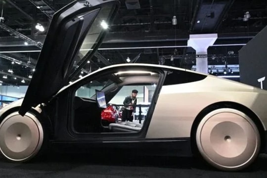 Robotaxi của Tesla chưa thể vận hành độc lập mà không có sự can thiệp của con người