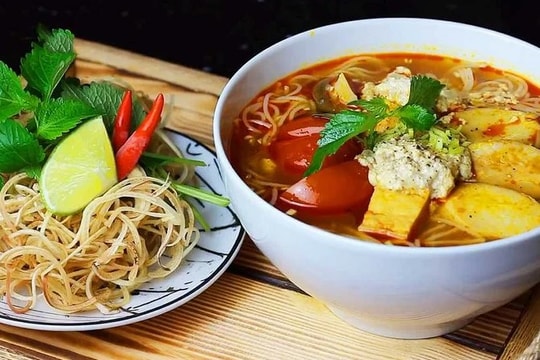 Bún riêu, miến xào cua Việt Nam được thế giới gọi tên trong top 100 món ngon nhất