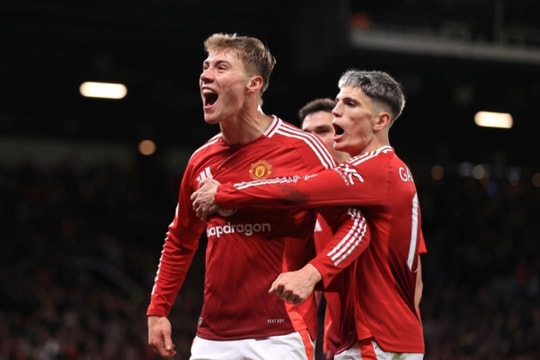 Hojlund rực sáng, Man Utd thắng kịch tính tại Europa League 2024/25