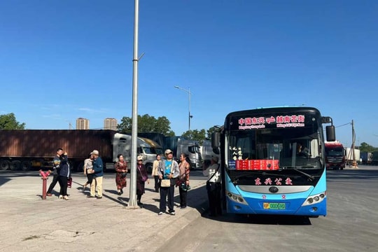 Khôi phục tuyến vận tải hành khách Đông Hưng (Trung Quốc) – Móng Cái (Việt Nam)