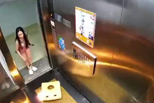 Vũng Tàu: Cô gái bất ngờ ném vật đang cháy vào thang máy chung cư