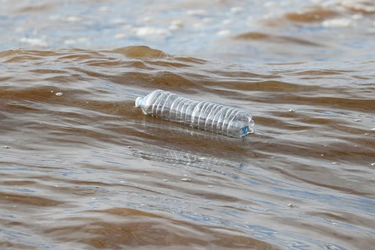 Đàm phán hiệp ước chống ô nhiễm nhựa còn nhiều tranh cãi trước ngày bế mạc