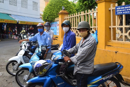 Dự kiến cấp thẻ hành nghề cho xe ôm tại Hà Nội