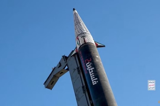 Houthi tuyên bố phóng tên lửa siêu vượt âm vào Israel