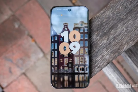 Gemini bứt phá: Gọi điện và nhắn tin không cần mở khóa