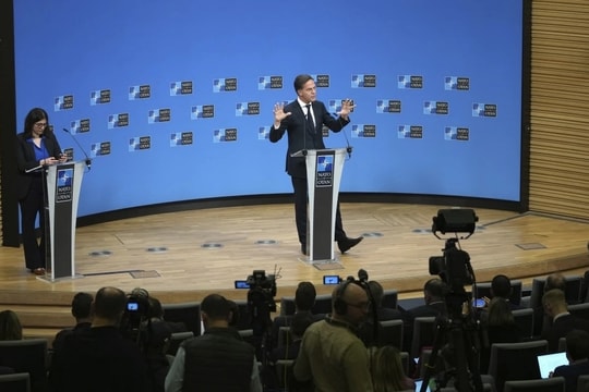 Tổng thư ký NATO ưu tiên hỗ trợ Ukraine tự bảo vệ mình, tránh nói tư cách thành viên