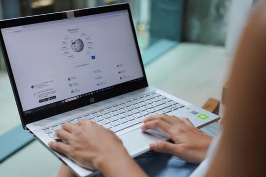 Chủ đề Trump, Biden, Swift và Ronaldo lọt 'top' xem nhiều nhất Wikipedia 2024, nhưng không có Messi