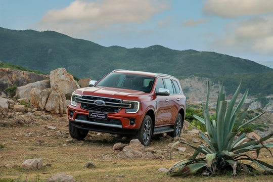 Bảng giá Ford tháng 12/2024: Loạt xe bán chạy mạnh tay ưu đãi