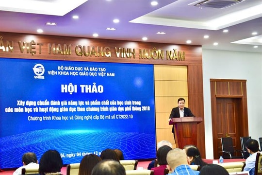 Chuẩn đánh giá năng lực phẩm chất học sinh nên đi theo hướng nào?