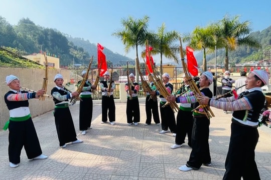 Yên Bái sắp tổ chức Festival khèn Mông và Lễ hội hoa Tớ dày