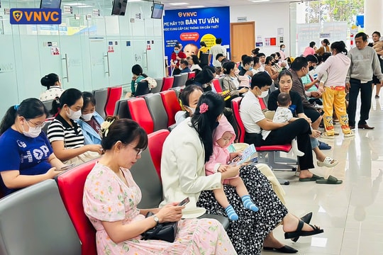 Dịch cúm tại Bình Định: Bộ Y tế chỉ đạo khẩn, người dân đổ xô đi tiêm vắc xin