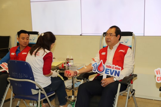 EVN tổ chức chương trình hiến máu tình nguyện Tuần lễ hồng EVN lần thứ X