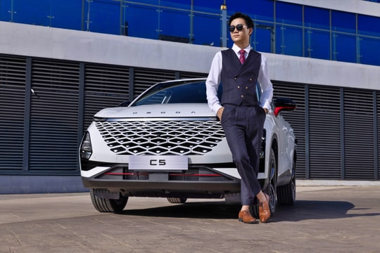 “Tân binh” Omoda C5 gia nhập cuộc đua kích cầu cuối năm
