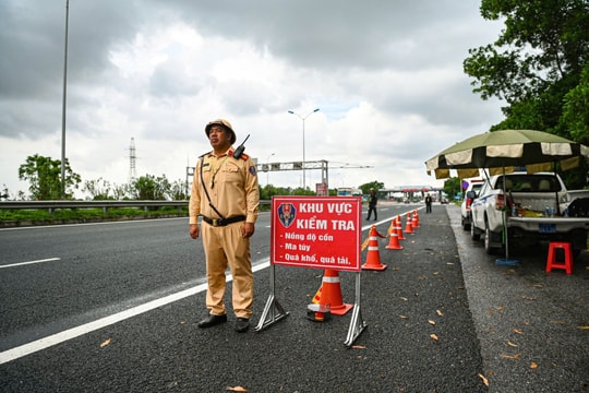 Cảnh sát giao thông triển khai cao điểm đảm bảo an toàn giao thông dịp Tết 2025