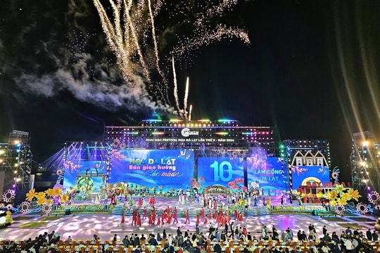 Hàng ngàn người dự lễ khai mạc Festival Hoa Đà Lạt lần thứ 10