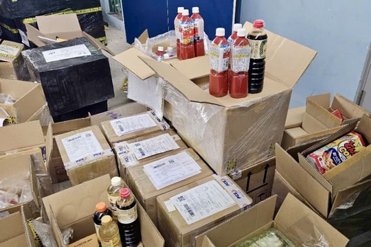 Chuẩn bị đến Tết, hàng lậu rục rịch thâm nhập thị trường Việt Nam