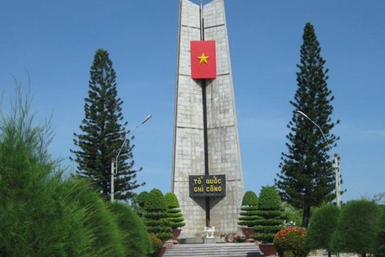 Cấp Bằng 'Tổ quốc ghi công' cho 12 liệt sĩ Quân khu 7, Bộ Quốc phòng