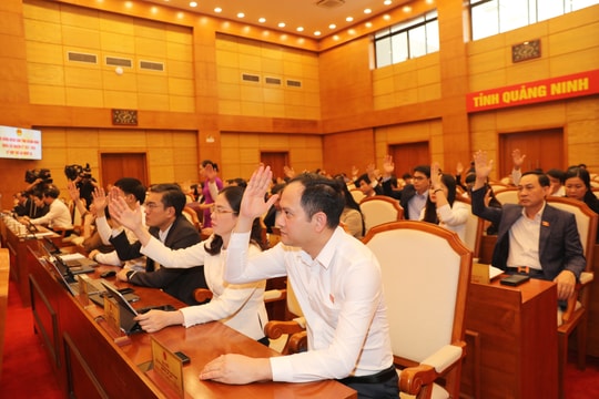 HĐND tỉnh Quảng Ninh khóa XIV thông qua 21 nghị quyết quan trọng