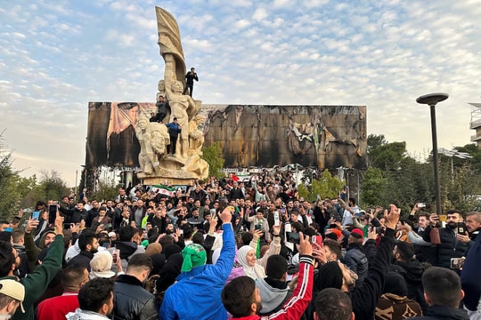 Quân nổi dậy lật đổ Tổng thống Assad, Thủ tướng Syria kêu gọi bầu cử tự do