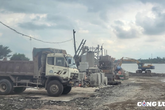 Nam Định: Tháo dỡ 2 trạm trộn bê tông không phép sau phản ánh của báo Nhà báo và Công luận