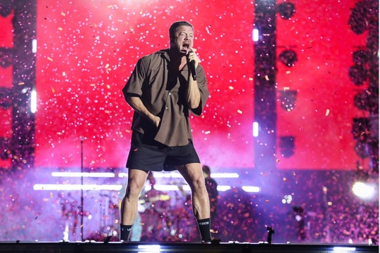 Imagine Dragons biểu diễn loạt hit tỉ view khiến fan Việt phấn khích