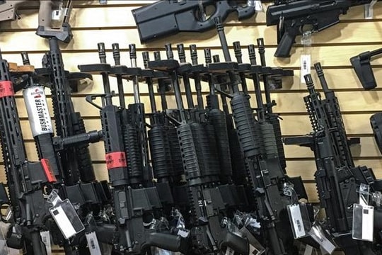 Bắt nhóm đối tượng hoạt động phạm tội chuyên nghiệp, thu giữ 11 khẩu súng cùng 1.400 viên đạn