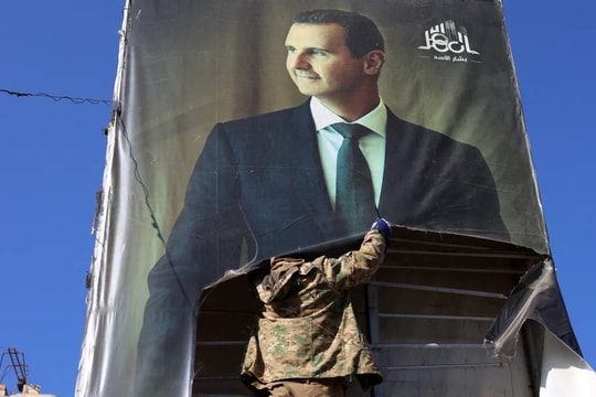 Nguyên nhân khiến chính quyền Tổng thống Assad ở Syria sụp đổ chóng vánh