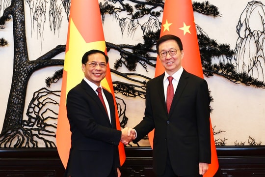 Phó Thủ tướng Bùi Thanh Sơn hội kiến Phó Chủ tịch nước CHND Trung Hoa Hàn Chính