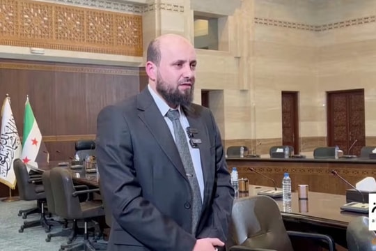 Thủ tướng lâm thời mới của Syria kêu gọi 'ổn định và hòa bình'