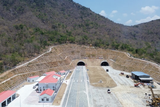 Hoàn thiện hệ thống giao thông thông minh, trạm thu phí trên cao tốc Bắc - Nam