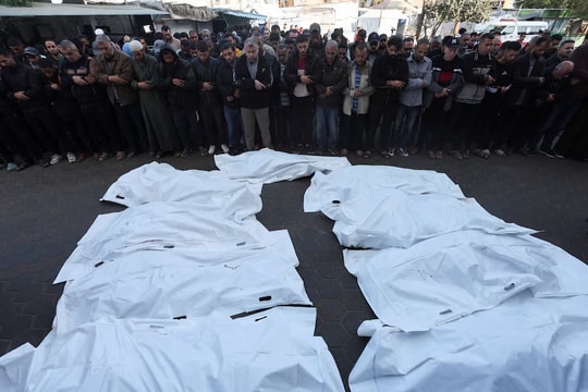 Israel không kích giết chết hàng chục người đang trú ẩn trong bưu điện ở Gaza