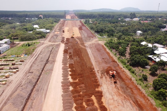 Sớm khởi công xây dựng đường bộ cao tốc Dầu Giây - Tân Phú