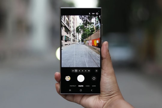 Samsung cải tiến giao diện camera trên điện thoại Galaxy với Android 15 và One UI 7
