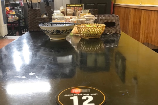 Nhan nhản quảng cáo cờ bạc trá hình tại nhiều hàng quán ở Hà Nội