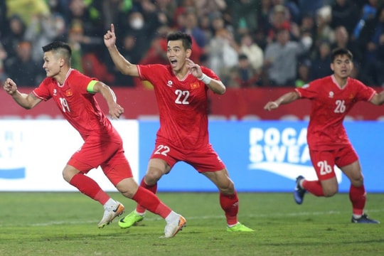 Quang Hải toả sáng, đội tuyển Việt Nam thắng tối thiểu Indonesia