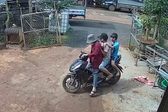 Đắk Lắk: 3 học sinh la hét thất thanh cầu cứu sau khi pháo tự chế phát nổ