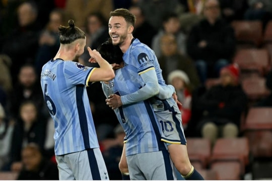 Man Utd ngược dòng kịch tính đánh bại Man City tại Ngoại hạng Anh