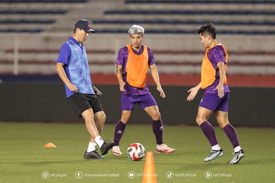 Tuyển Việt Nam rèn thể lực, sẵn sàng quyết đấu chủ nhà Philippines