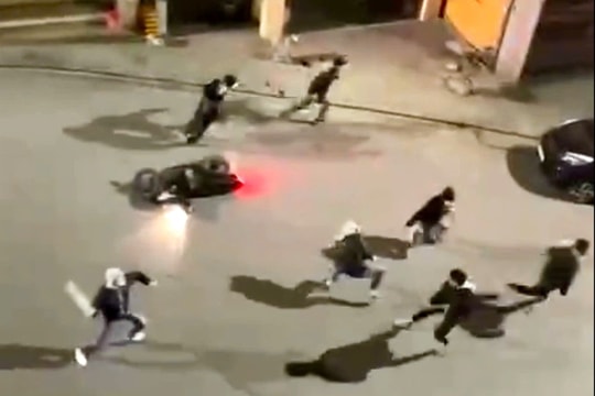 Điều tra nhóm thanh niên hỗn chiến náo loạn đường phố lúc nửa đêm