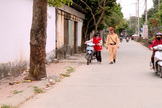 Nâng cao nhận thức cho học sinh về chấp hành luật giao thông