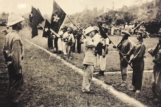 Bài 3: Những bước phát triển vượt bậc về lực lượng