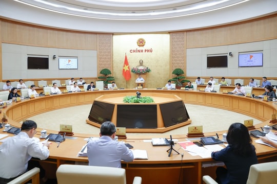 Đổi mới, sắp xếp tổ chức bộ máy hành chính nhà nước 'tinh - gọn - mạnh - hiệu năng - hiệu lực - hiệu quả'