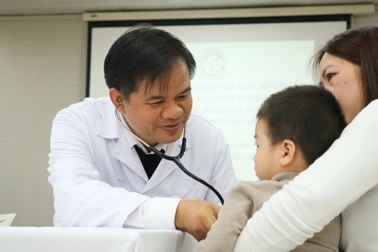 Nạn nhân vụ cháy chung cư ở Khương Hạ, Thanh Xuân được tái khám miễn phí