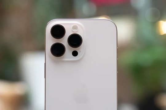 Google đưa AI vào ứng dụng tìm kiếm trên iOS