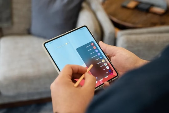 Samsung tinh giản Galaxy Z Fold 7 với bút S Pen mới